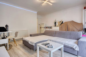 Lounge/Diner- click for photo gallery